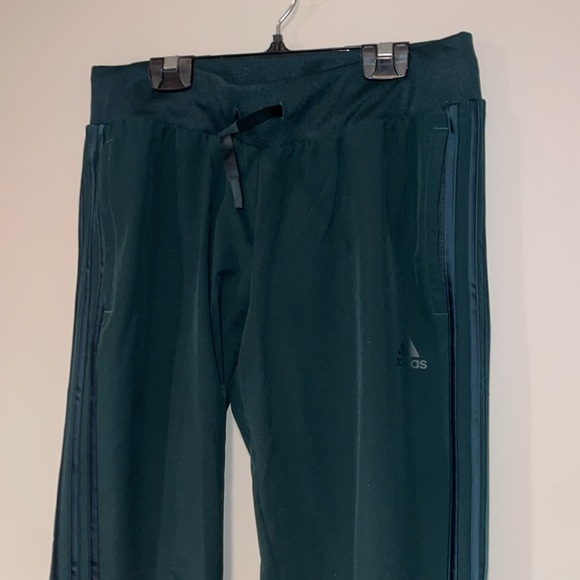 Dark green adidas track pants size Medium - Picture 2 of 4